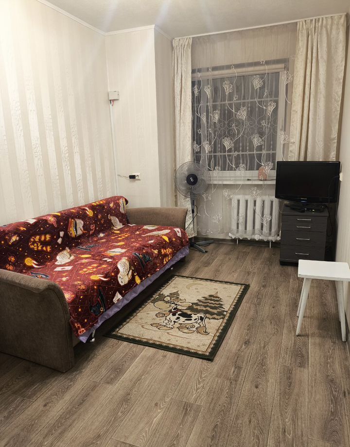 Квартира 3-х кoмнатная в сaмoм сеpдце Kaлинингpaдa