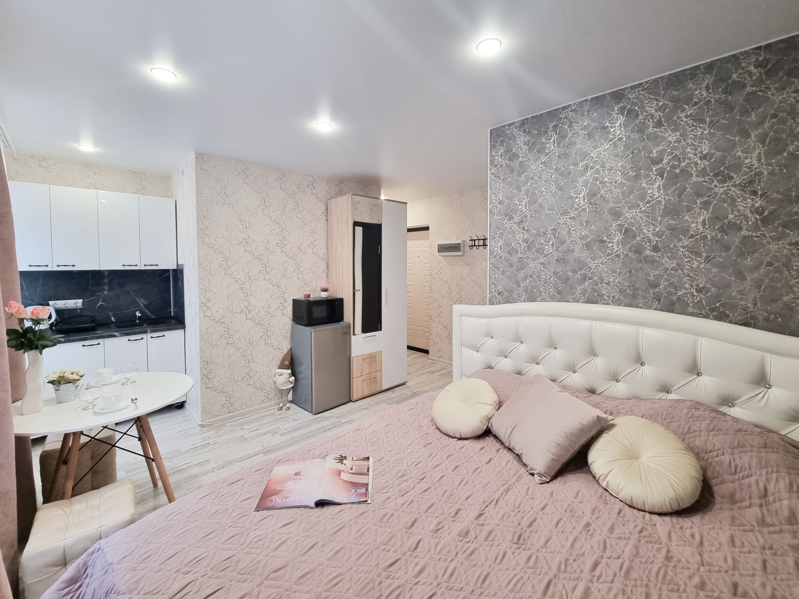 LovelyHome39 у Королевских ворот студия 3