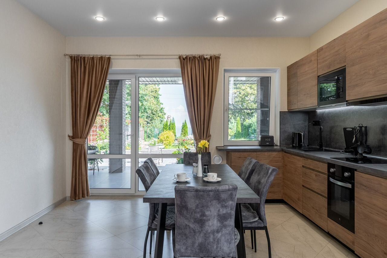 Дом на берегу залива