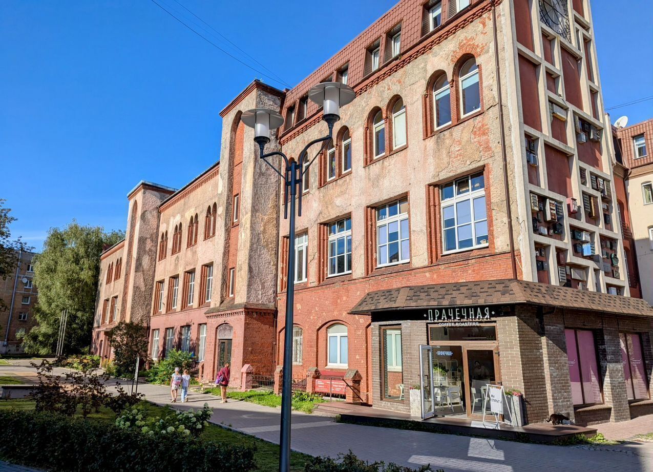 Квартира 3-х кoмнатная в сaмoм сеpдце Kaлинингpaдa