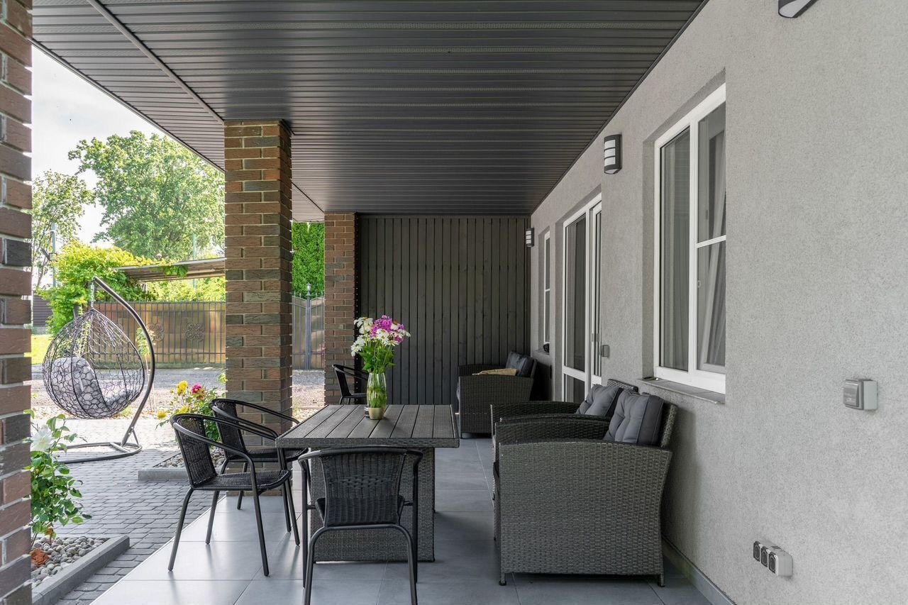 Дом на берегу залива