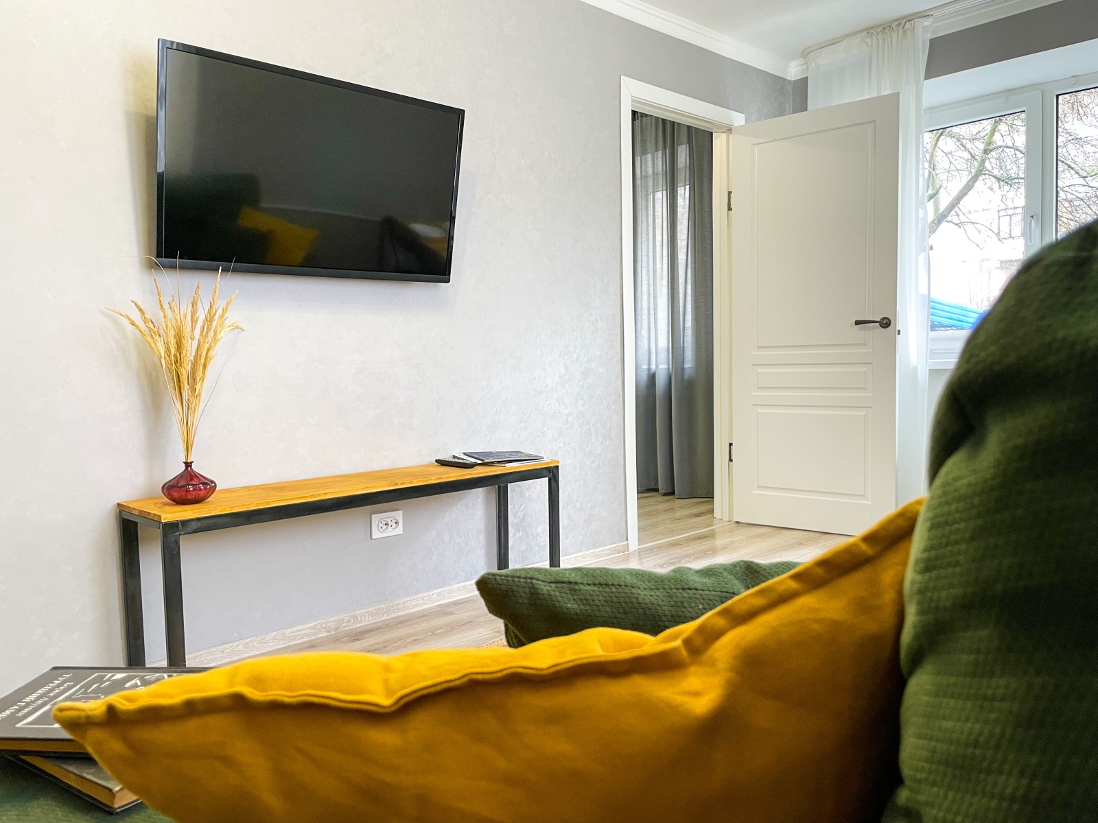 Pro.apartment 2х-комнатная на Черняховского