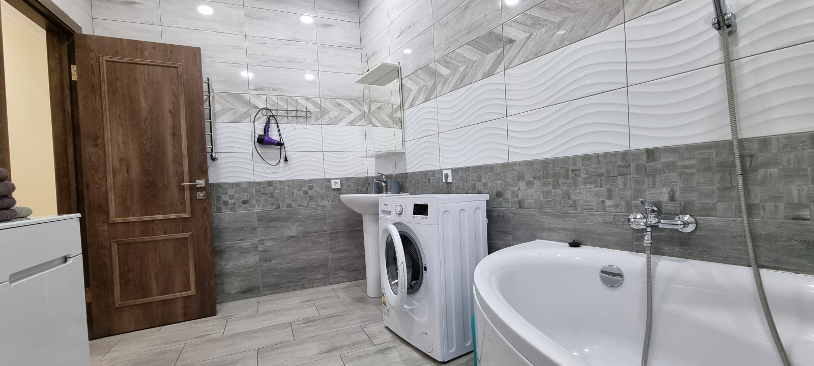 Апартаменты двухкомнатные в центре с террасой