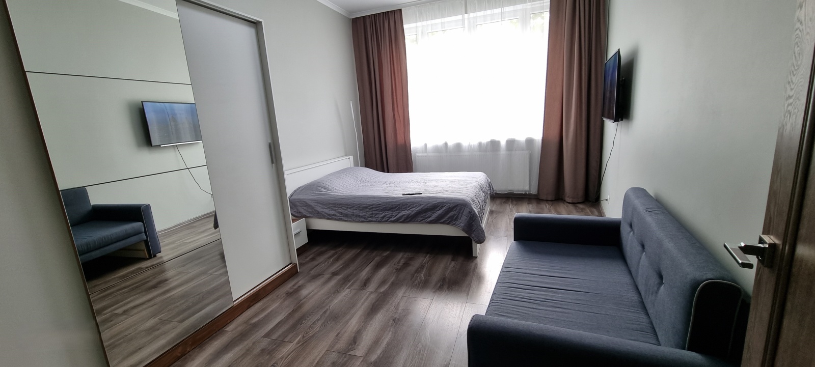 Апартаменты двухкомнатные в центре с террасой