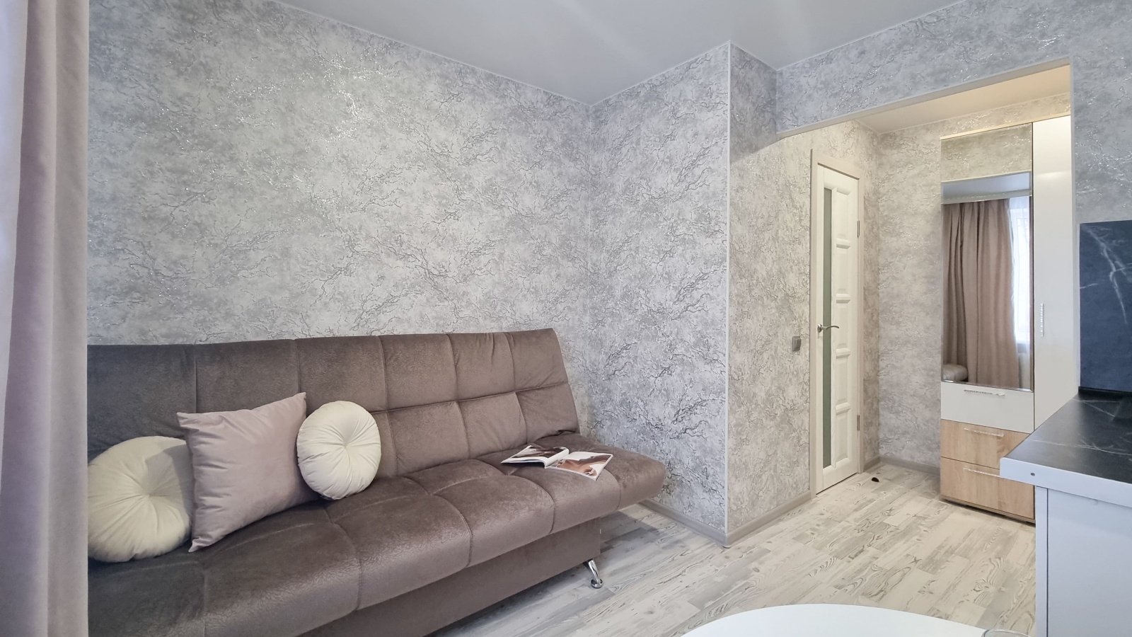 LovelyHome39 у Королевских ворот студия 2