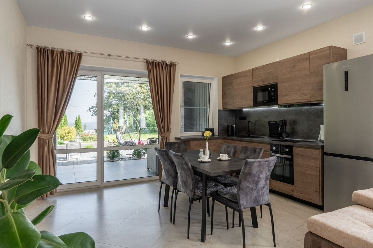 Дом на берегу залива