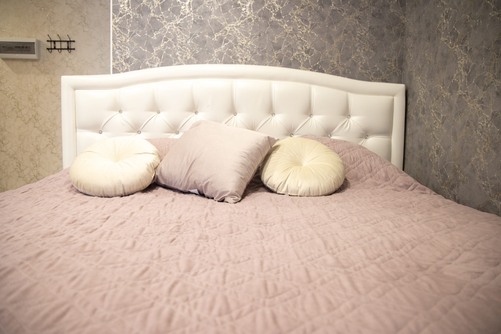 LovelyHome39 у Королевских ворот студия 3