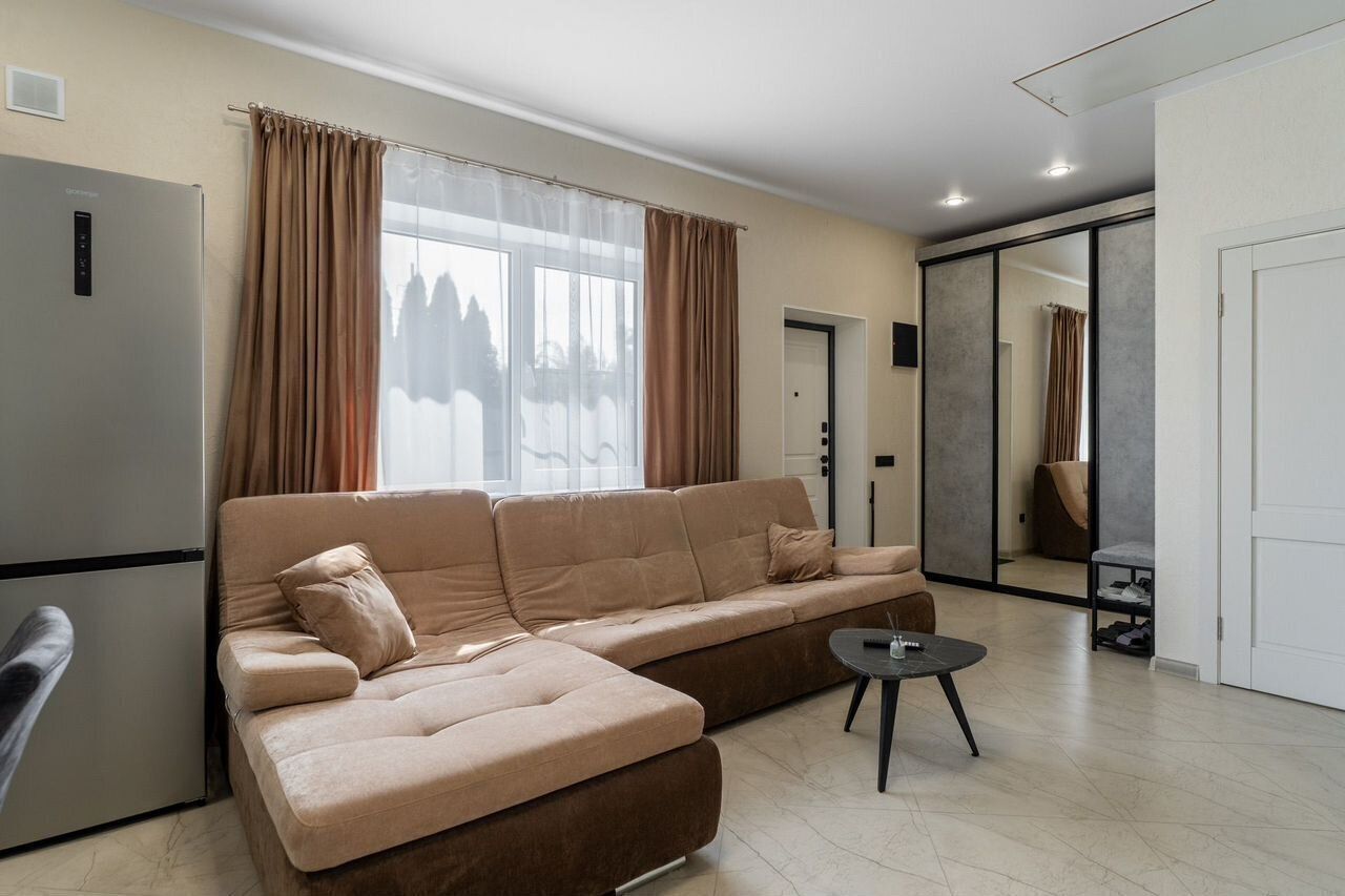 Дом на берегу залива