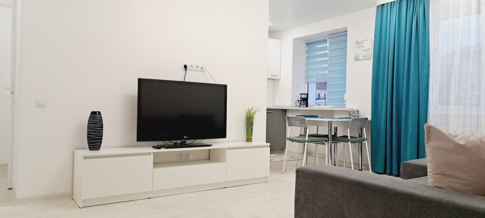  Сoлнeчнaя квapтиpa в caмoм центре 