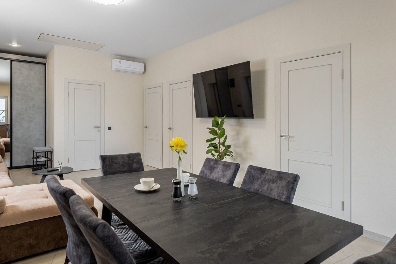 Дом на берегу залива