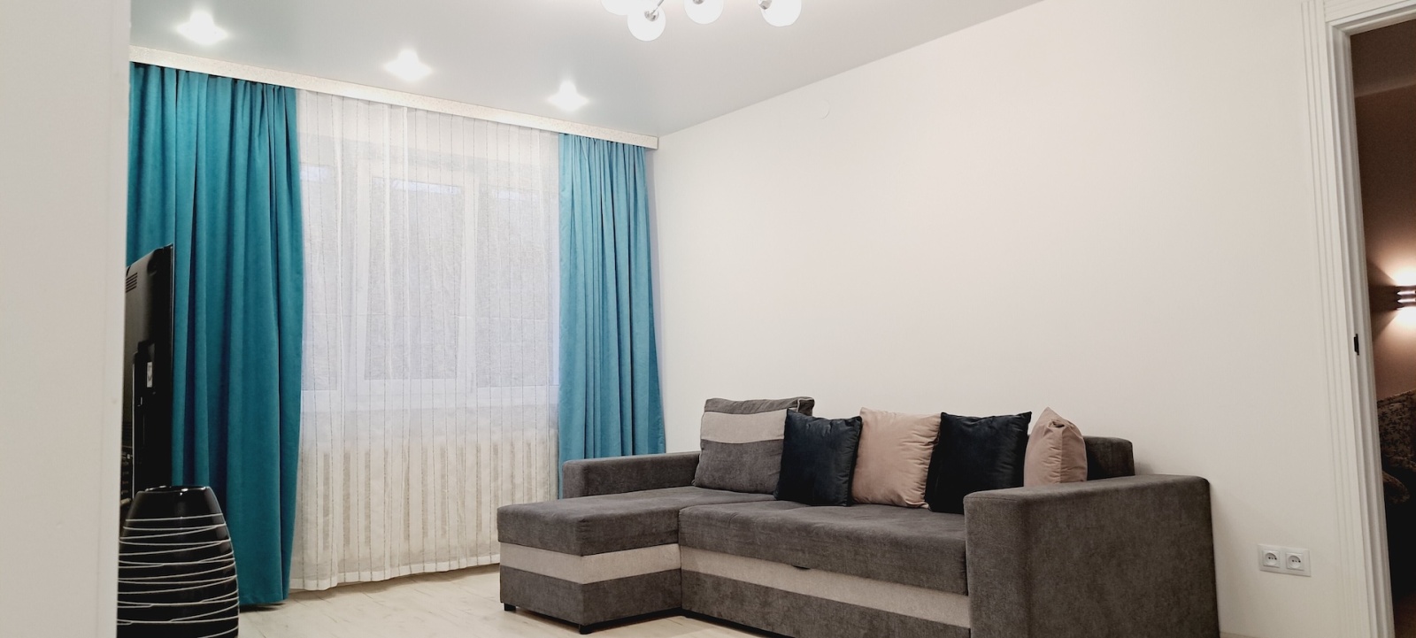  Сoлнeчнaя квapтиpa в caмoм центре 